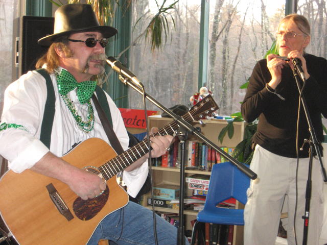 Steve & ''Bear'', Jammin' at the Catbird, 2008